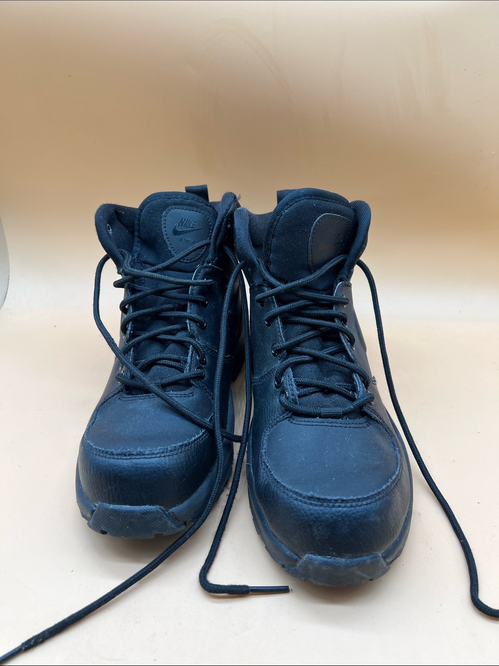 Youth Grade-School Nike Manoa J Leather Boots Triple Black (BQ5372 001) 6 youth